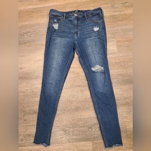 Hollister high rise super skinny jeans size 17L
